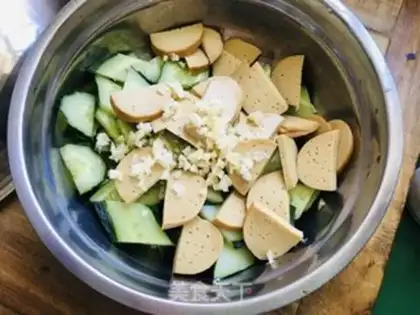 Make A cucumber chicken step 1