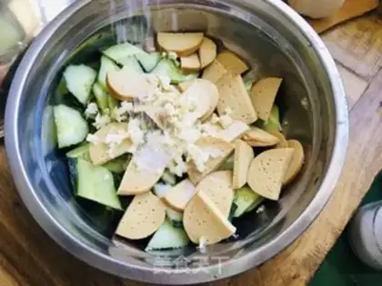 Make A cucumber chicken step 4