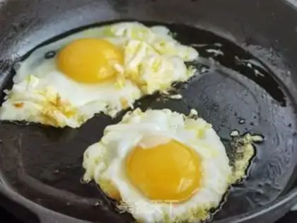 Make Quick omelet soup step 1