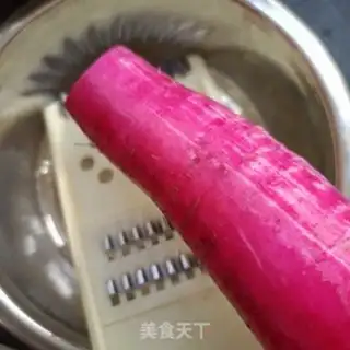 Make A fan with radish step 0