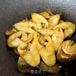 Make Salted yellow florist step 16