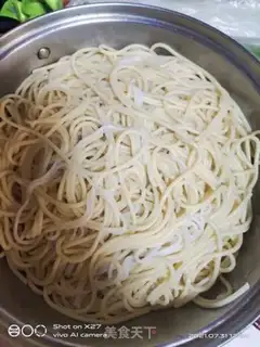 Make Tomato noodles step 1