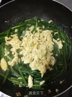 Make Scrambled eggs step 3
