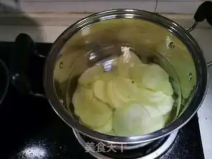 Make Frozen potatoes step 1