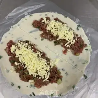 Make Quick-fried beef cake step 2