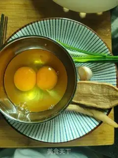 Make Onions and eggs step 0