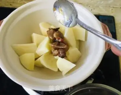 Make Duck stew potatoes step 1