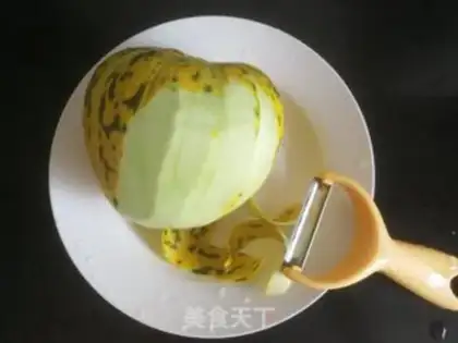 Make Cucumber omelet step 1