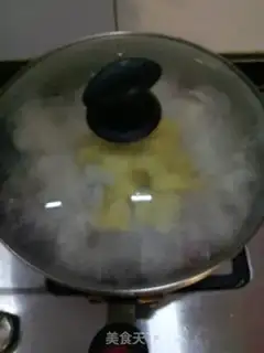 Make Pepper onion egg noodles step 5