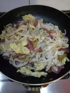 Make Pepper onion egg noodles step 6