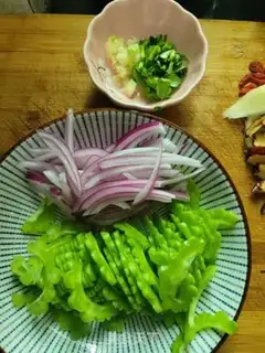 Make A cold, bitter melon step 1