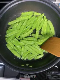 Make Garlic sausage Dutch beans step 3