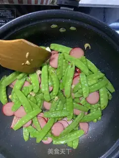 Make Garlic sausage Dutch beans step 7
