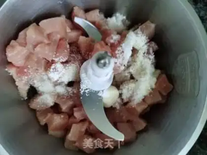 Make Q-BALL MEATBALLS step 1