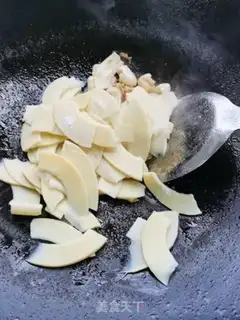 Make Scrambled mackerel step 3