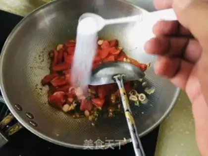 Make Eggs and tomatoes step 3