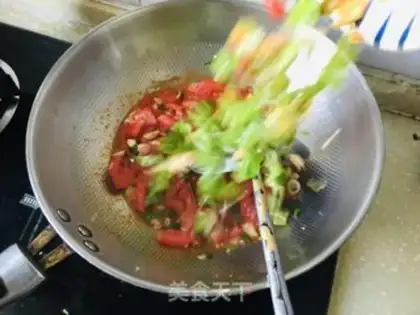 Make Eggs and tomatoes step 4