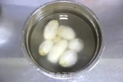 Make The fragrance of the cocoon of taro step 5