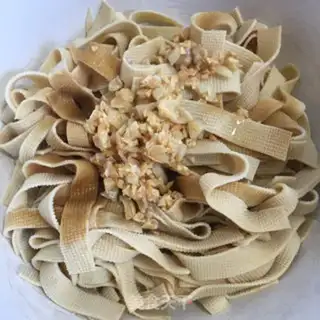 Make Garlic for bean skin step 5