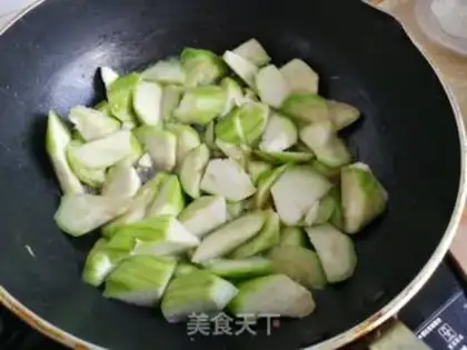 Make Smelt shrimp fried eggs step 5