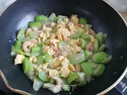 Make Smelt shrimp fried eggs step 6