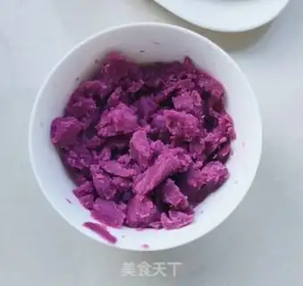 Make Egg-fried bread step 2