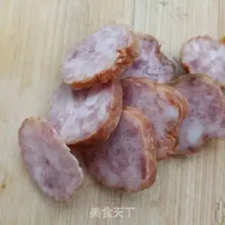 Make Orchid sausage salad step 1