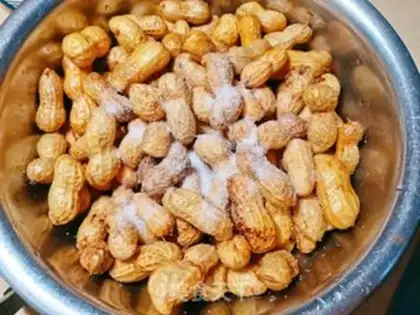 Make Five saline peanuts step 1