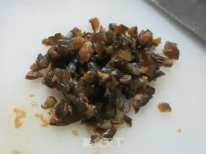 Make Scrambled eggs step 1