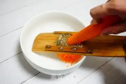 Make Beef carrot buns step 0