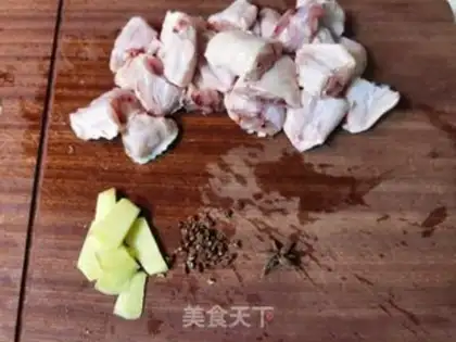 Make Little chicken wings, red mushrooms step 1