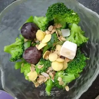 Make Orchid sausage salad step 12