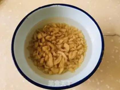 Make Soybeans with fried eggs step 2