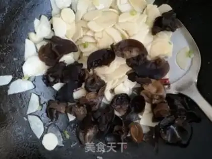 Make Black-mucked eggs step 7