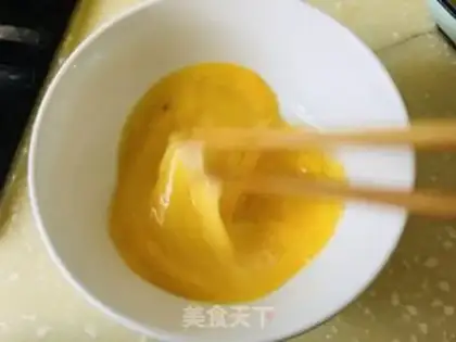 Make Soybeans with fried eggs step 3