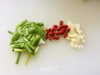 Make Soybeans with fried eggs step 4