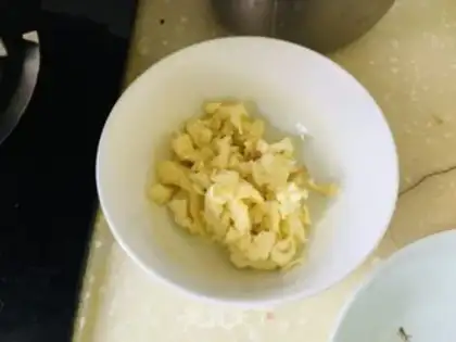 Make Soybeans with fried eggs step 5