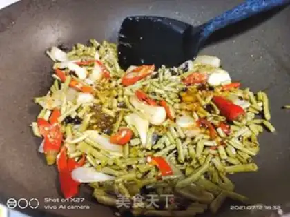 Make Dried fish with beans step 2