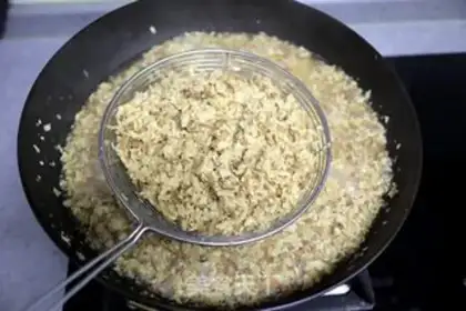 Make The fragrance of nutritious pork drys the whole wheat bun step 4