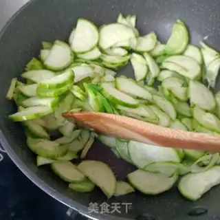 Make The melon fried the cucumbers step 4