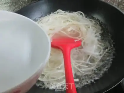 Make Onion noodles step 10