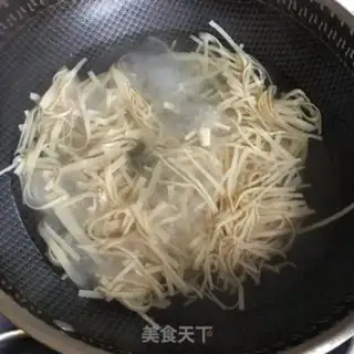 Make The cucumbers mixed the leaves step 2