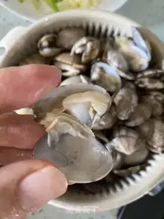 Make Spicy clams step 2