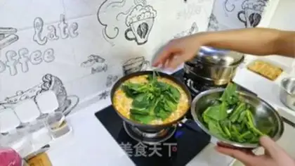 Make Tomato eggs, cat ears step 18