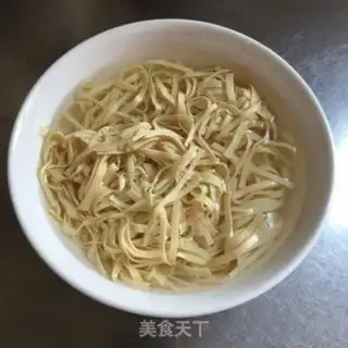 Make The cucumbers mixed the leaves step 3