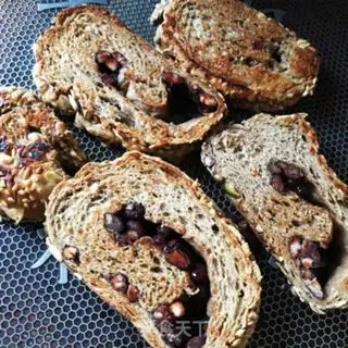 Make Red bean rolls with skates step 4