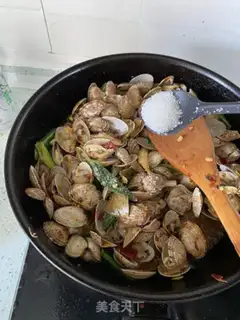 Make Spicy clams step 7