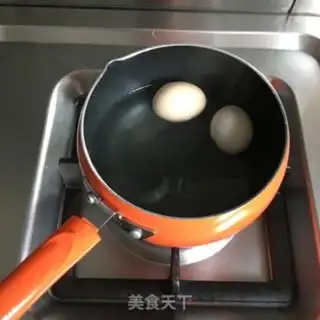Make Egg gravy step 1