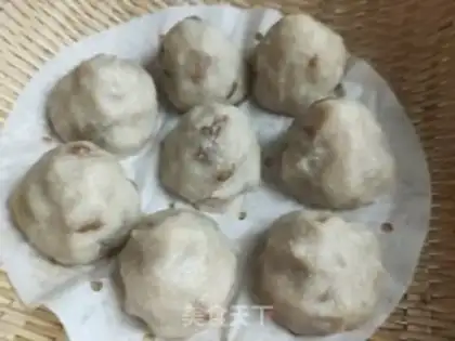 Make Rice-faced raisins step 11