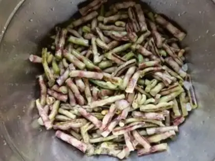 Make Garlic mashed beans step 1